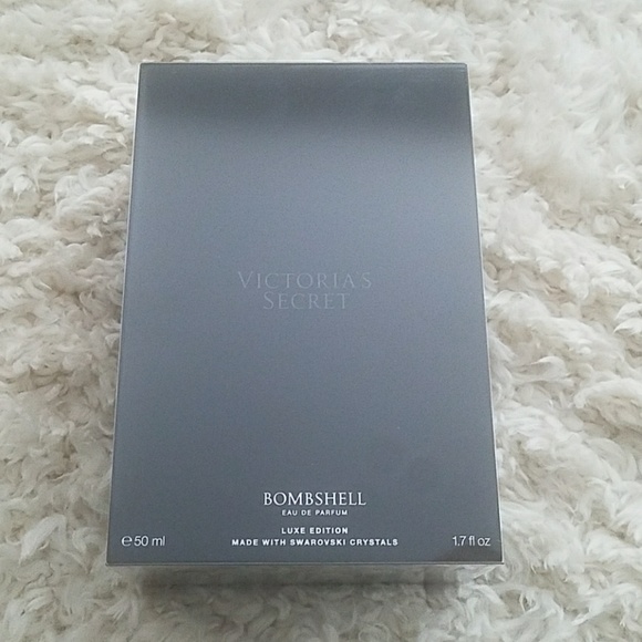 Victoria's Secret Bombshell Luxe Edition Parfum - Picture 3 of 3